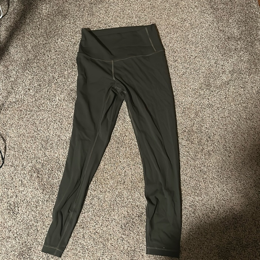 Women's green lululemon leggings